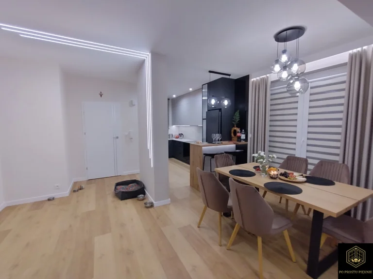 drewniany stół w jadalni, nowoczesne oświetlenie LED